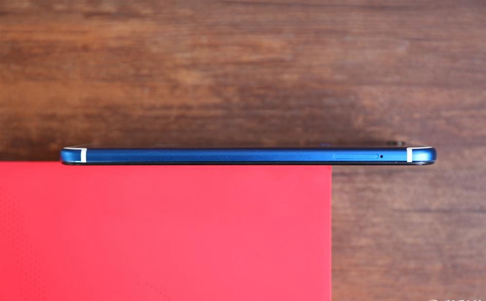 vivo X9活力蓝定制版开箱图赏：这配色骚气(13/24)