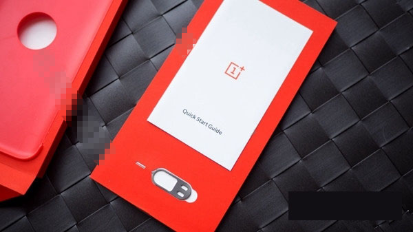 一加5怎么装卡/插卡 一加5 SIM卡安装教程