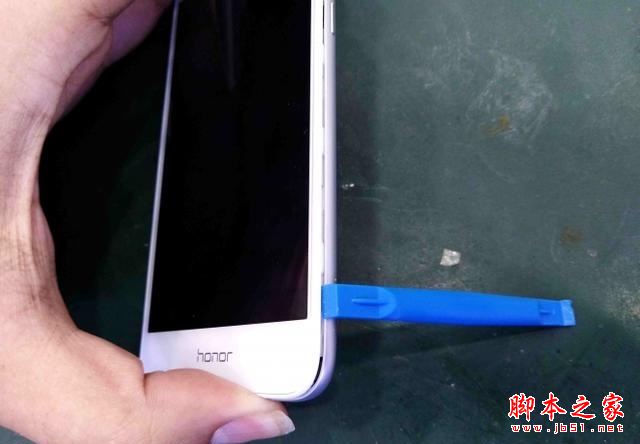 荣耀畅玩6A内部做工怎么样？荣耀畅玩6A拆机图解全过程评测