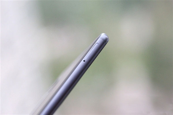 魅族PRO7怎么装卡/插卡 魅族PRO7 SIM卡安装教程