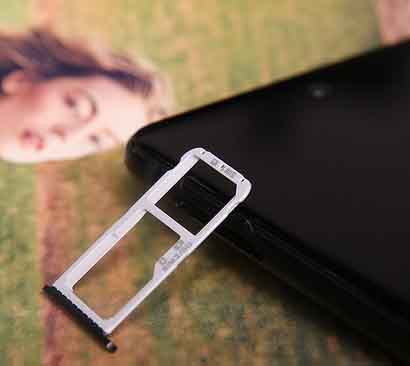 夏普S2怎么装卡？夏普S2插卡/装卡教程