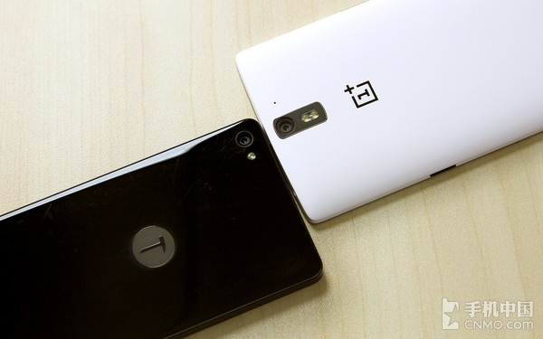 不谈情怀只比产品 锤子手机PK一加手机第8张图