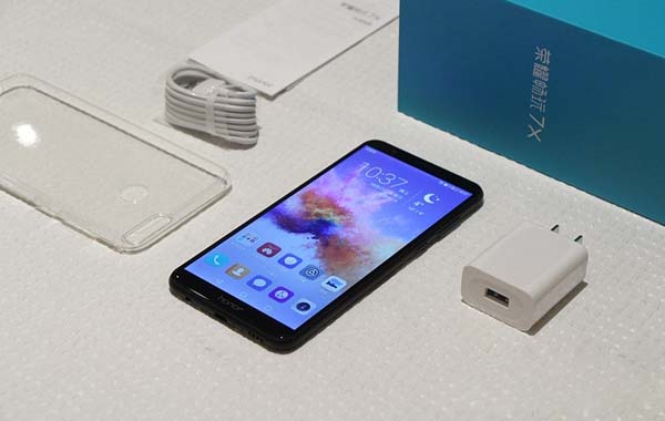 荣耀畅玩7X怎么装卡/插卡？荣耀畅玩7X SIM卡安装教程