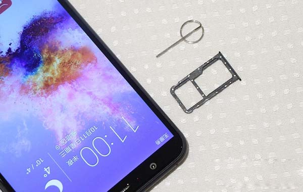 荣耀畅玩7X怎么装卡/插卡？荣耀畅玩7X SIM卡安装教程