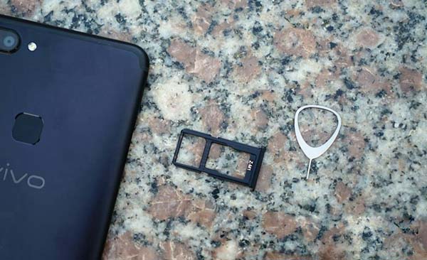 vivo X20怎么插卡/装卡? vivo X20手机SIM卡安装教程