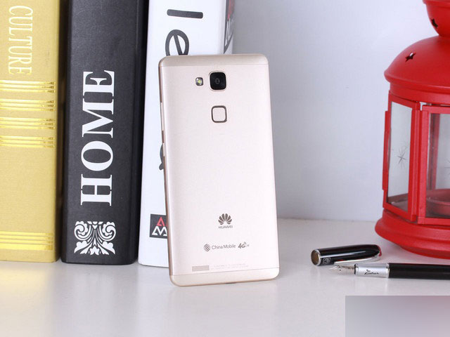 金属机身+3GB RAM 高配版华为Mate7到货