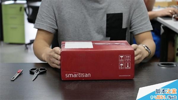 逼格怎么样?锤子手机量产版开箱视频