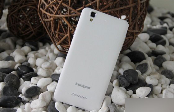 酷派大神F2背面外观