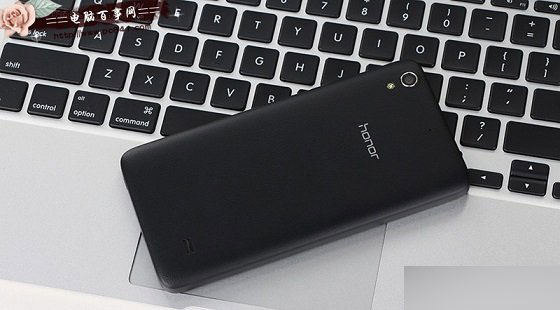 荣耀畅玩4背面外观