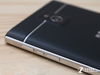 1.5K屏+骁龙800 黑莓Passport全新上市