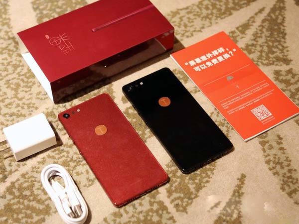 坚果Pro2怎么装卡/插卡 坚果Pro2 SIM卡安装教程