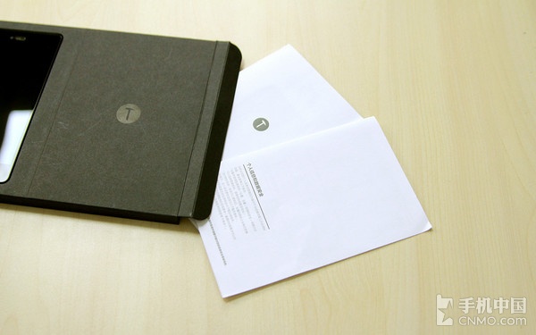 情怀已上细节未满 锤子手机零售版评测 