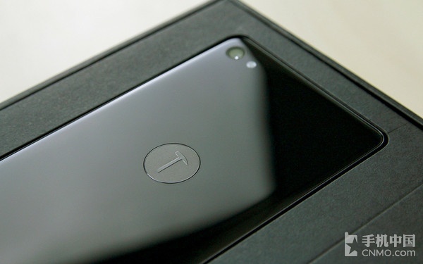 情怀已上细节未满 锤子手机零售版评测 