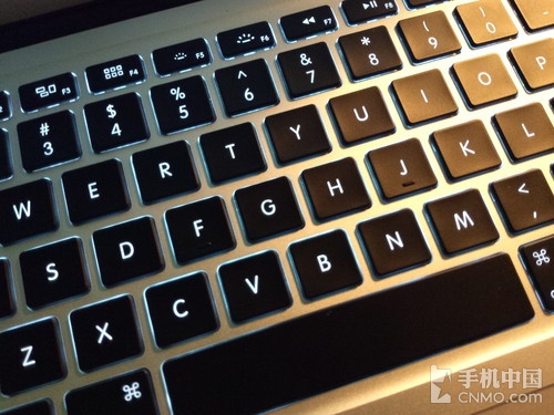 情怀已上细节未满 锤子手机零售版评测 