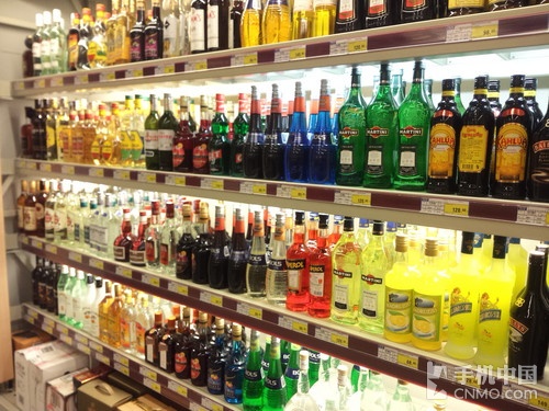 亮点与槽点共存！锤子手机T1全面评测 