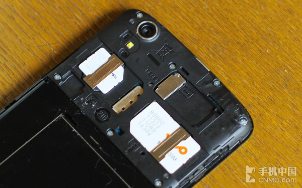 全高清大屏长续航强机 飞利浦I908评测