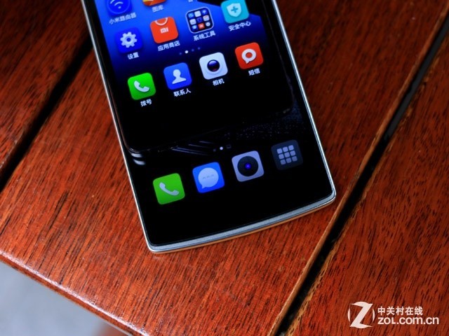 价格相差9毛9 一加手机与小米4应该选谁 