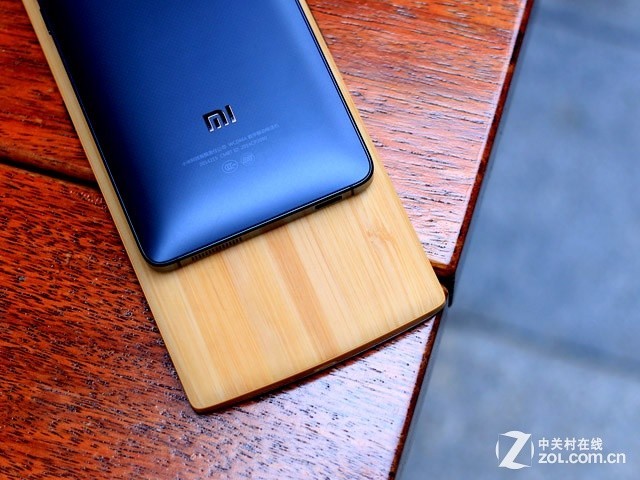 价格相差9毛9 一加手机与小米4应该选谁 