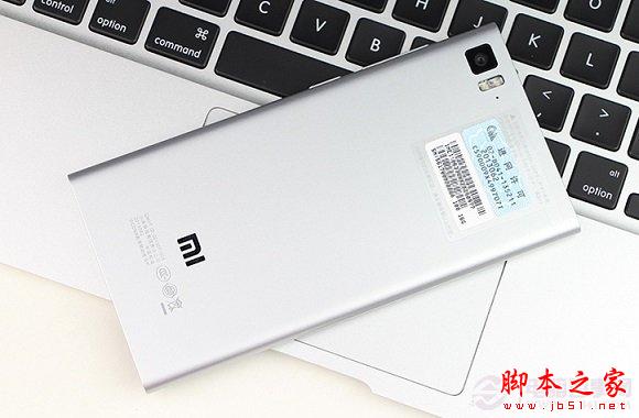 图为小米3联通版背面外观图片