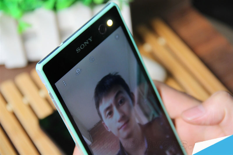 一秒“变妆” 索尼Xperia C3评测