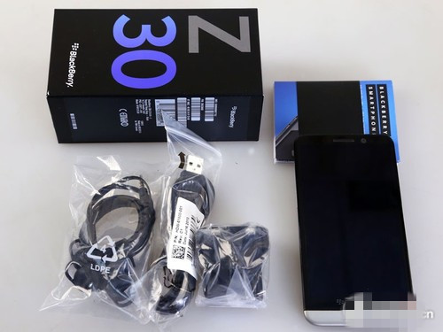 黑莓10全触屏旗舰 黑莓Z30开箱及图赏 