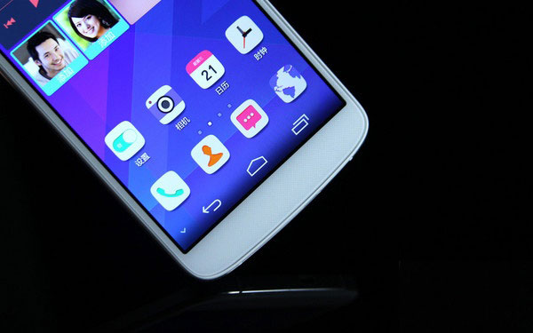 全网通4G金属一体化设计 华为麦芒3评测