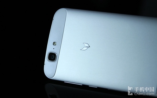 全网通4G金属一体化设计 华为麦芒3评测