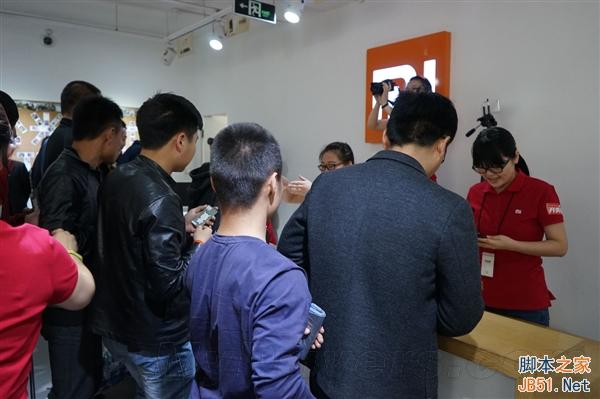 直击小米Note顶配版线下首发：米粉真拼了！