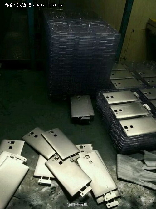 华为Mate7曝光 死磕三星Note4