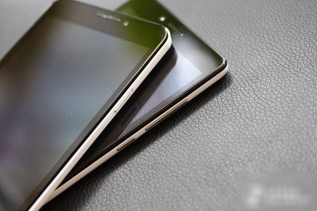 大屏八核决战 酷派大神F2对比红米Note