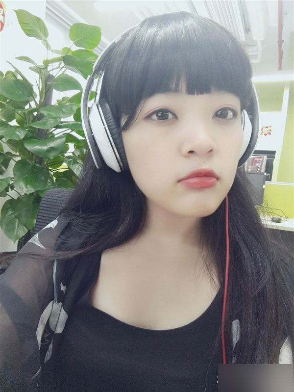 魅族女员工秀MX4 Pro美颜功能 网友：还招人么？