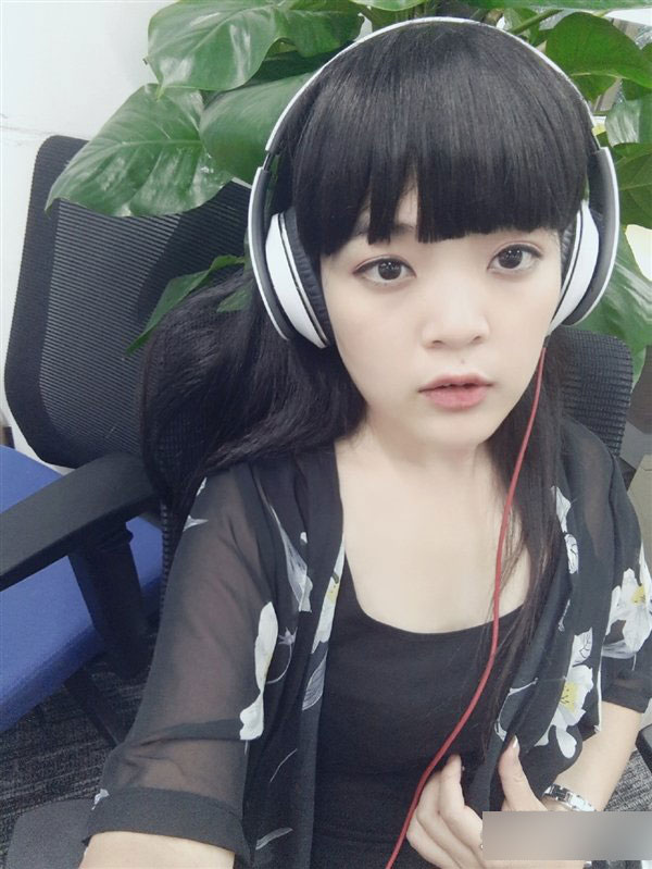 魅族女员工秀MX4 Pro美颜功能 网友：还招人么？