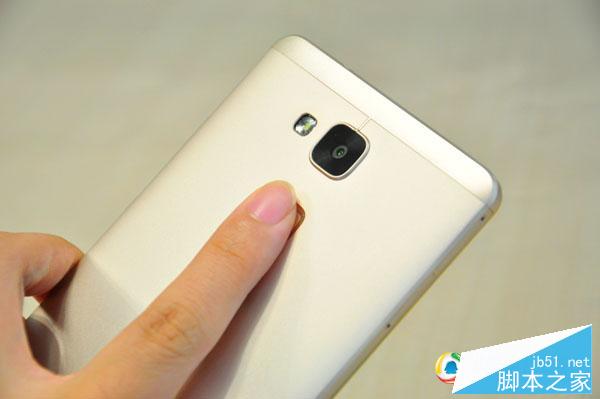 华为Mate7评测:更高屏占比 指纹识别准确