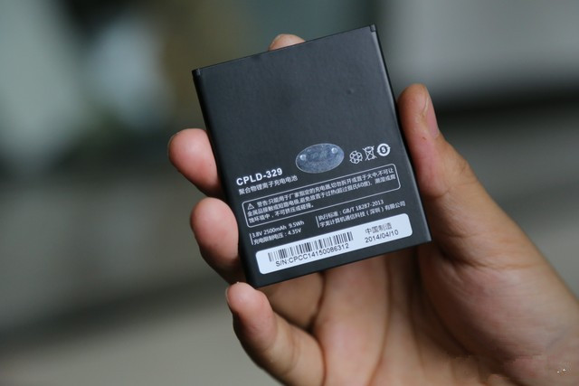 5英寸真8核 799元酷派大神F1青春版评测