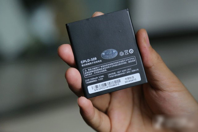 5英寸真8核 799元酷派大神F1青春版评测 