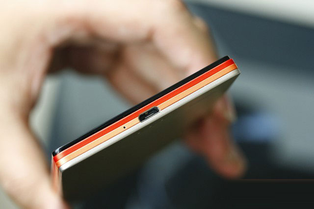 梦幻彩虹机身配MT6595M 联想手机X2评测 