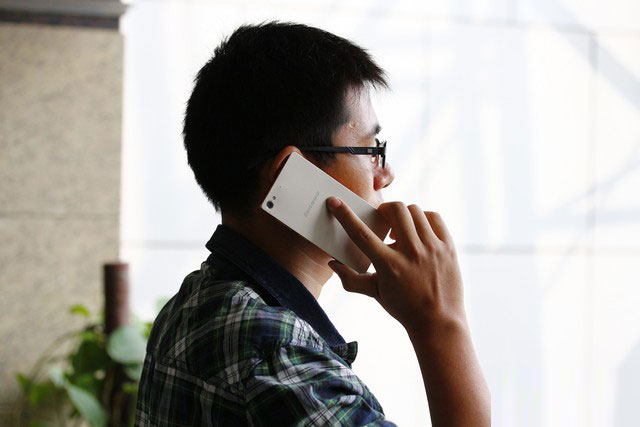 梦幻彩虹机身配MT6595M 联想手机X2评测 