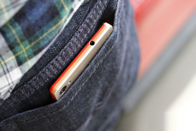 梦幻彩虹机身配MT6595M 联想手机X2评测 