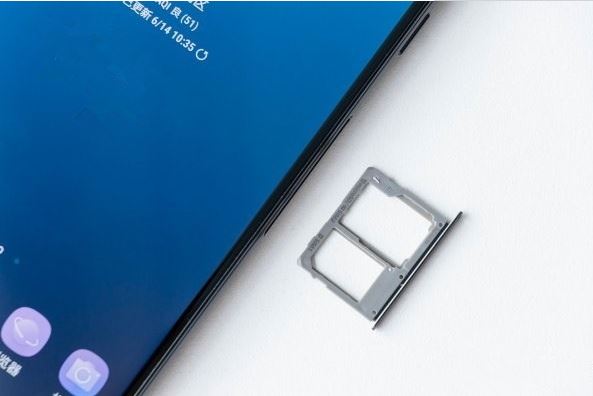 三星A9star怎么装卡?三星A9star装卡/插卡教程