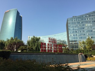 比更大更强大! 三星Edge对比iPhone 6 