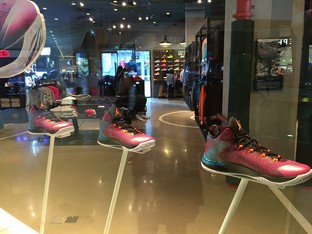 比更大更强大! 三星Edge对比iPhone 6 