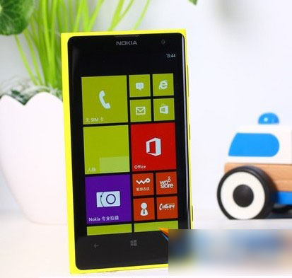 htc m8和Lumia 1020哪个好