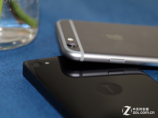 天生骄傲被完爆 锤子手机对比iPhone 6 