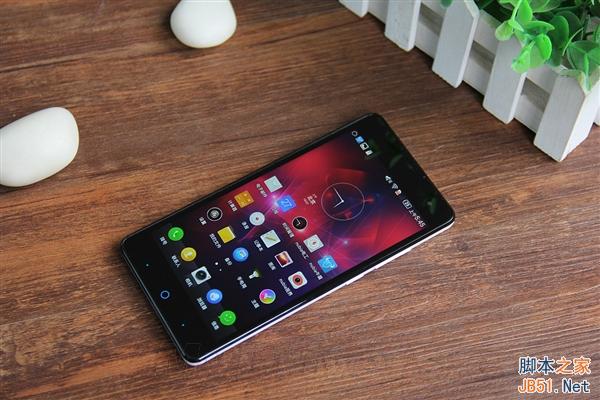 999元/全网通 中兴V5 Max对比图赏