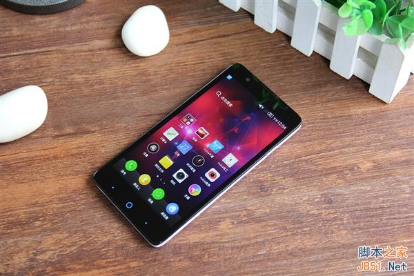 899元/全网通 中兴V5S对比V5图赏