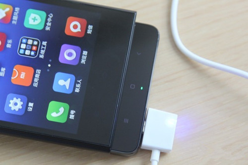 虚拟按键位置相同，功能也相同