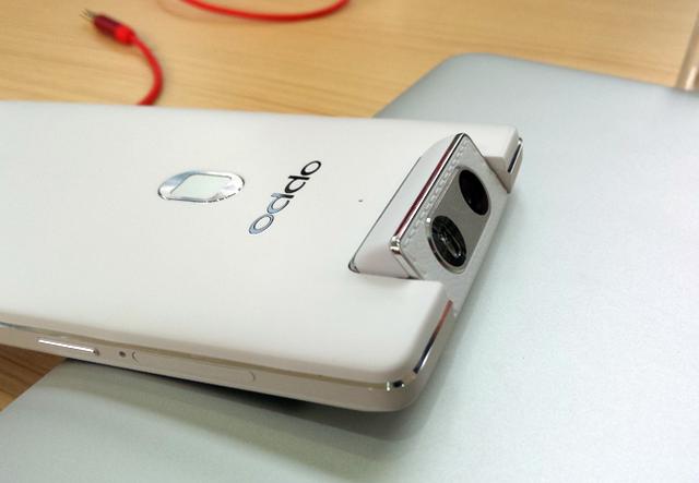 OPPO N3体验：自动旋转摄像头操作方便