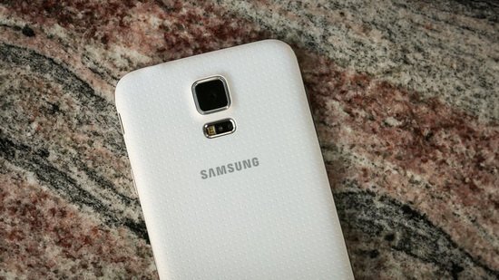 为什么三星手机一直坚持使用塑料外壳?