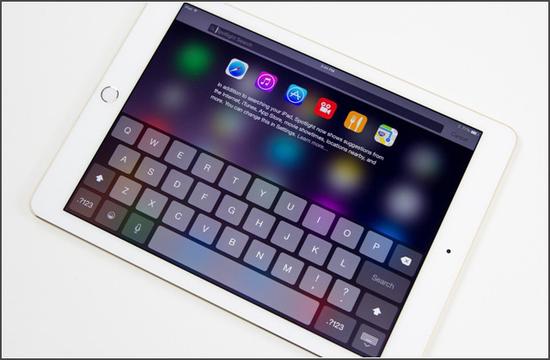 iOS系统更侧重娱乐,其运行苹果自己专门开发的程序,能够给人很好的体验,但使用其他的应用程序iOS系统的缺陷相当明显,并不支持Flash,使得不少网站都无法正常浏览,此外就是iOS系统独特的同步模式也让苹果初级用户相当头疼。