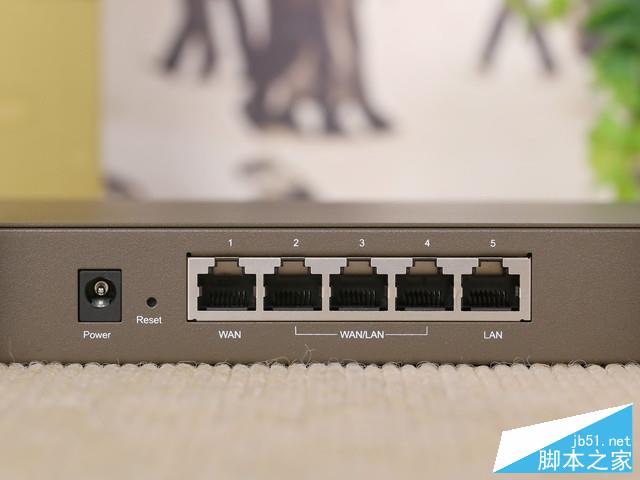 小微企业商户WiFi就靠它 腾达W15E评测